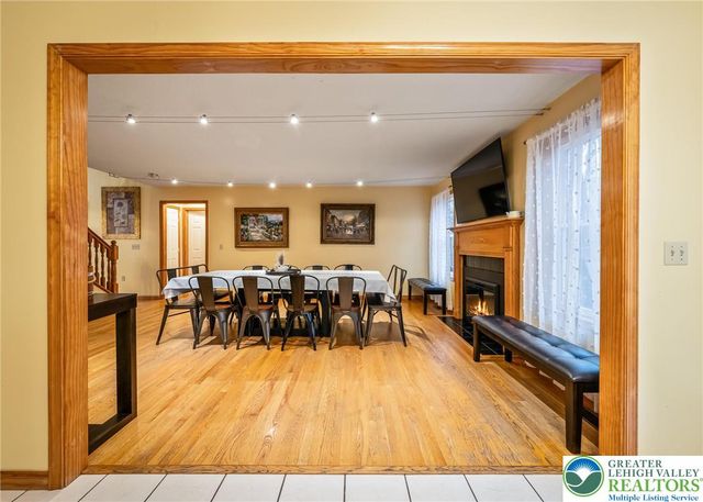 2121 Warwick Circle, Coolbaugh Twp, PA 18466