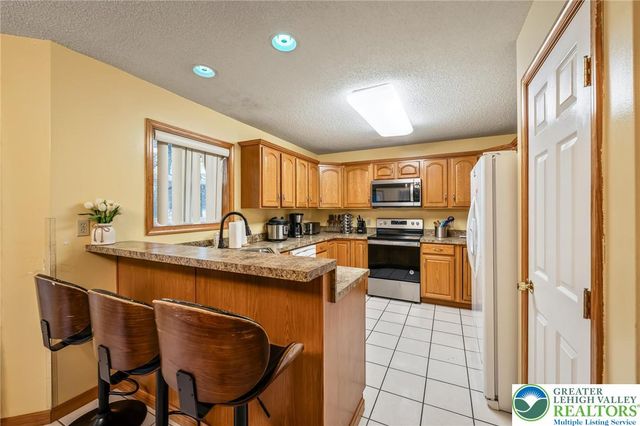 2121 Warwick Circle, Coolbaugh Twp, PA 18466