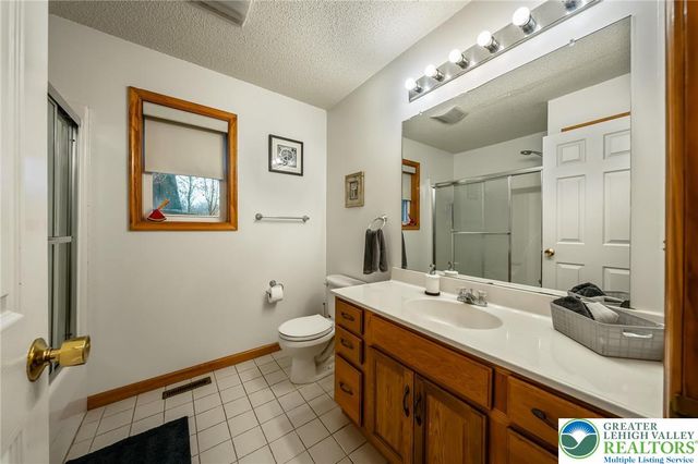 2121 Warwick Circle, Coolbaugh Twp, PA 18466