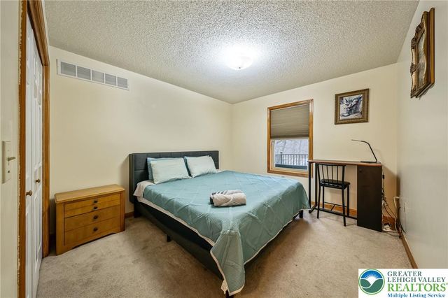 2121 Warwick Circle, Coolbaugh Twp, PA 18466