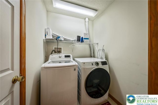 2121 Warwick Circle, Coolbaugh Twp, PA 18466