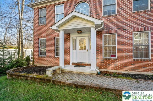 2121 Warwick Circle, Coolbaugh Twp, PA 18466