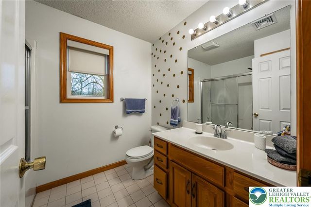 2121 Warwick Circle, Coolbaugh Twp, PA 18466