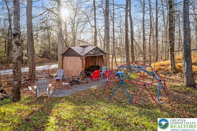 2121 Warwick Circle, Coolbaugh Twp, PA 18466