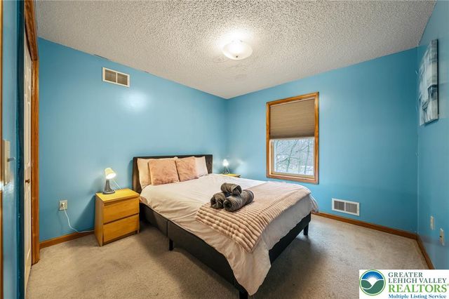 2121 Warwick Circle, Coolbaugh Twp, PA 18466