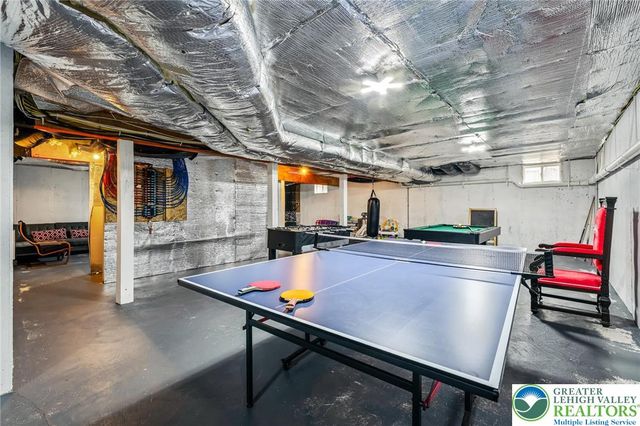 2121 Warwick Circle, Coolbaugh Twp, PA 18466