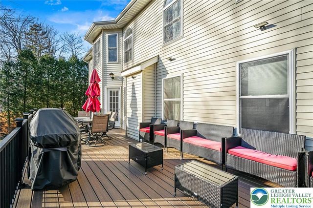 2121 Warwick Circle, Coolbaugh Twp, PA 18466