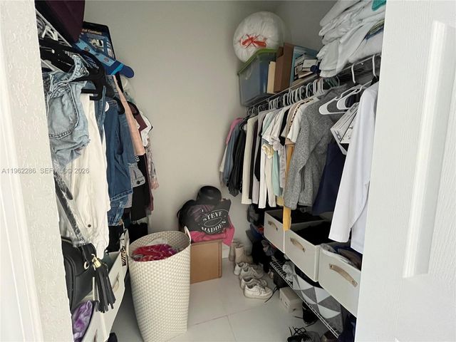 10012 NW 7th St 203, Miami, FL 33172