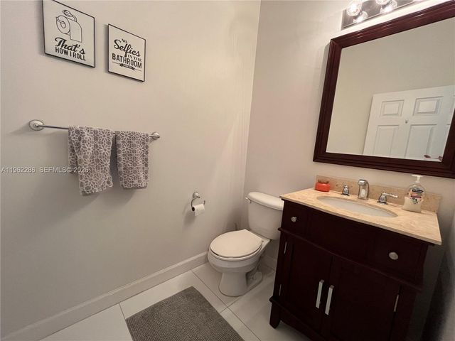 10012 NW 7th St 203, Miami, FL 33172