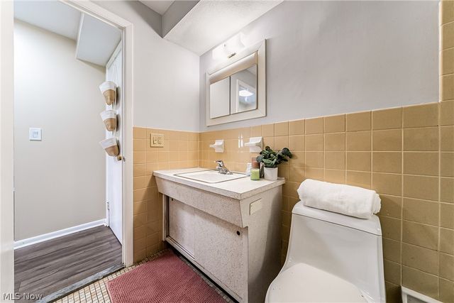 22011 River Oaks Drive A3, Rocky River, OH 44116