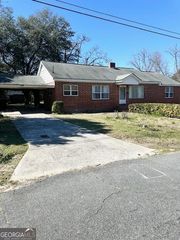 305 N Sixth Street, Warner Robins, GA 31093