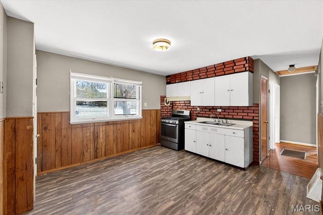 9746 Millburn Drive, St Louis, MO 63136