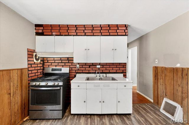 9746 Millburn Drive, St Louis, MO 63136