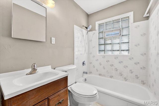 9746 Millburn Drive, St Louis, MO 63136