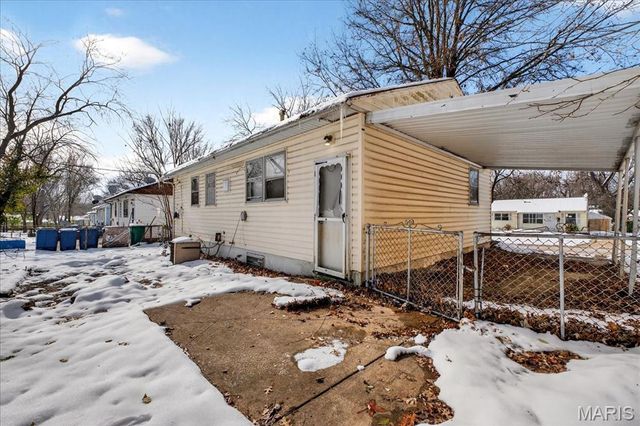 9746 Millburn Drive, St Louis, MO 63136