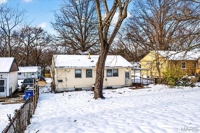 9746 Millburn Drive, St Louis, MO 63136