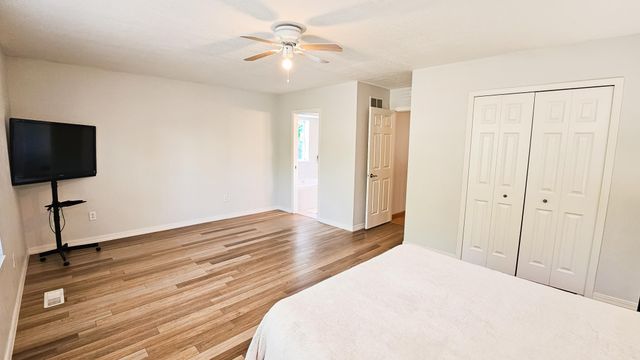 113 N Ash Street, Chaska, MN 55318