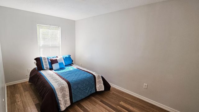 113 N Ash Street, Chaska, MN 55318