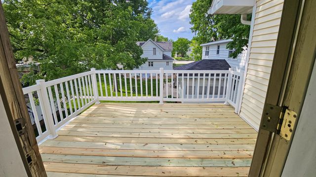 113 N Ash Street, Chaska, MN 55318