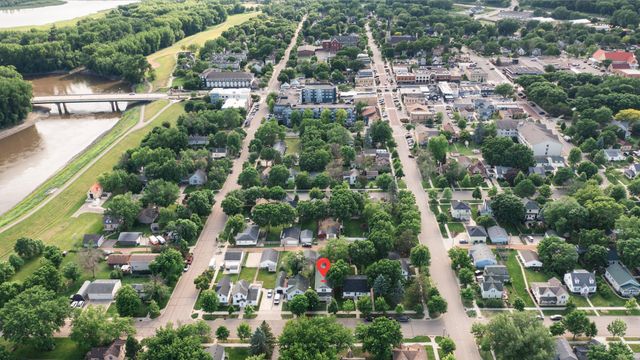 113 N Ash Street, Chaska, MN 55318