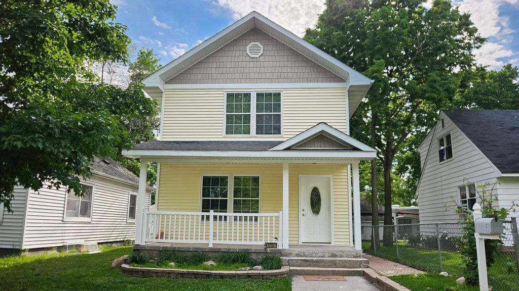 113 N Ash Street, Chaska, MN 55318