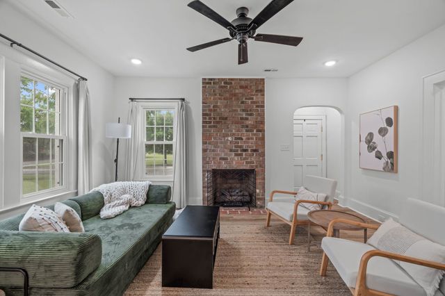 602 W Main Street, Benson, NC 27504