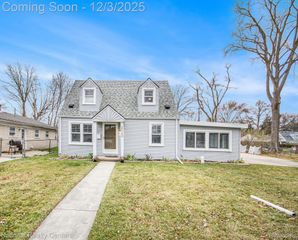 26130 Amherst Street, Dearborn Heights, MI 48125