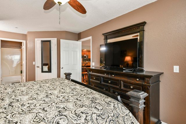 700 Emerald Pointe Drive 302, Hollister, MO 65672