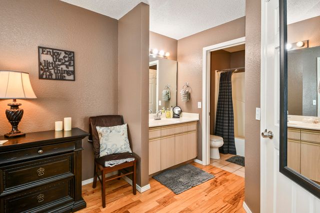 700 Emerald Pointe Drive 302, Hollister, MO 65672