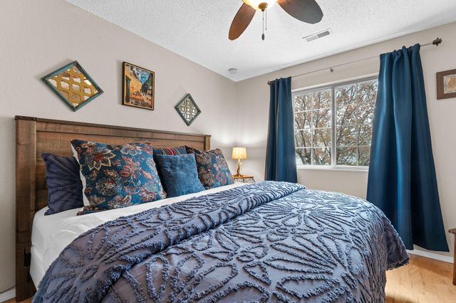 700 Emerald Pointe Drive 302, Hollister, MO 65672