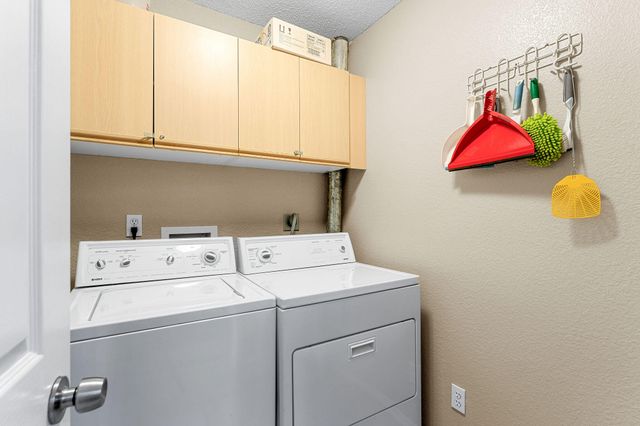 700 Emerald Pointe Drive 302, Hollister, MO 65672