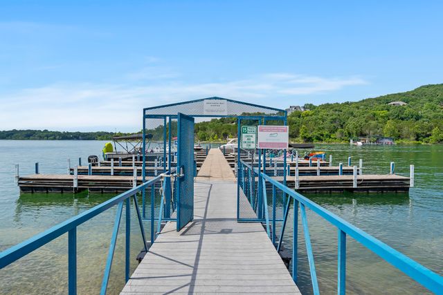 700 Emerald Pointe Drive 302, Hollister, MO 65672