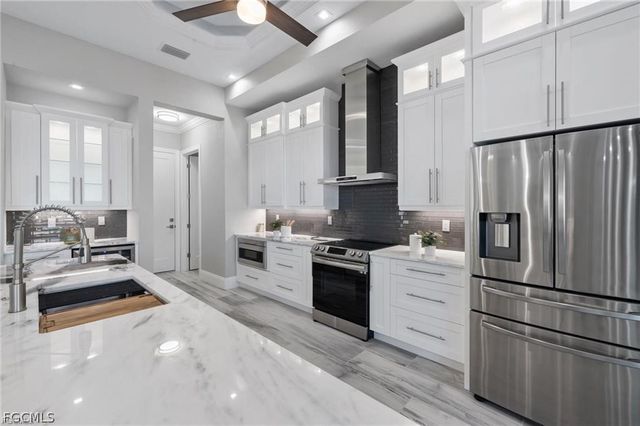 617 NW 39th AVE, Cape Coral, FL 33993