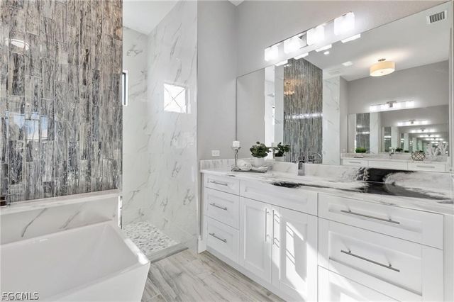 617 NW 39th AVE, Cape Coral, FL 33993