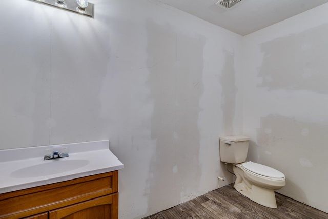 1251 E Village Estates, Park City, KS 67219