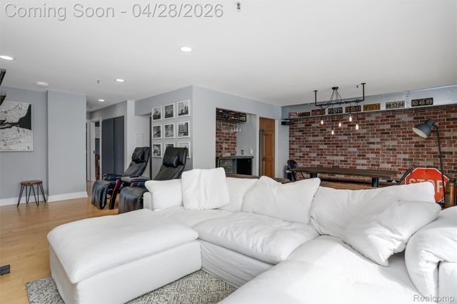 1001 W Jefferson 11B, Detroit, MI 48226