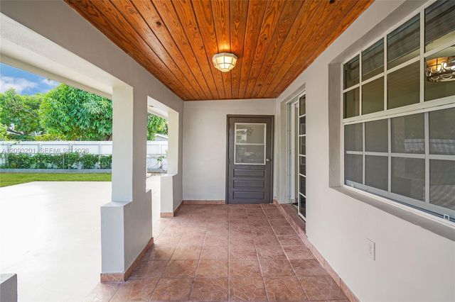 1250 W 34th Street, Hialeah, FL 33012