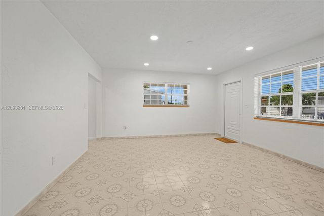 1250 W 34th Street, Hialeah, FL 33012
