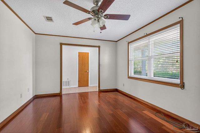 2933 Breckenridge Dr, Pensacola, FL 32526