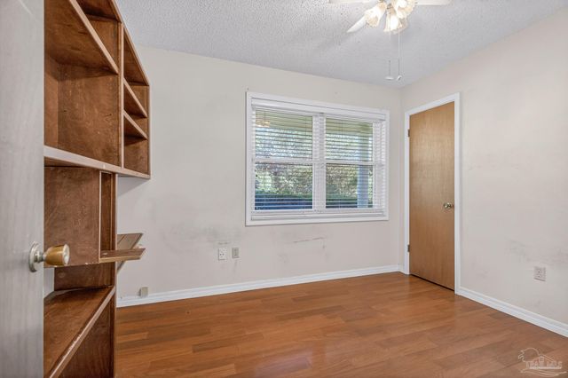 2933 Breckenridge Dr, Pensacola, FL 32526