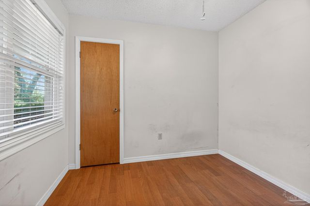 2933 Breckenridge Dr, Pensacola, FL 32526