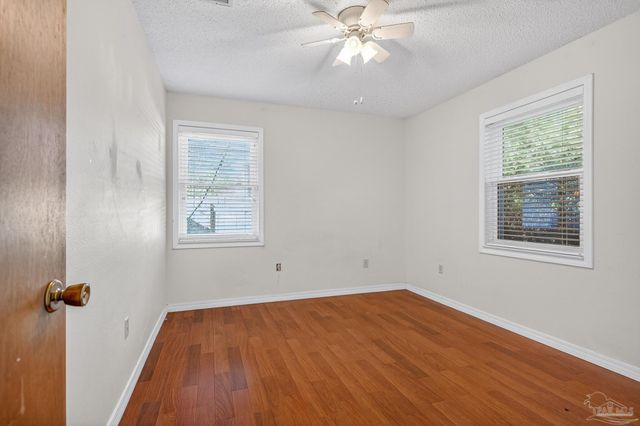 2933 Breckenridge Dr, Pensacola, FL 32526