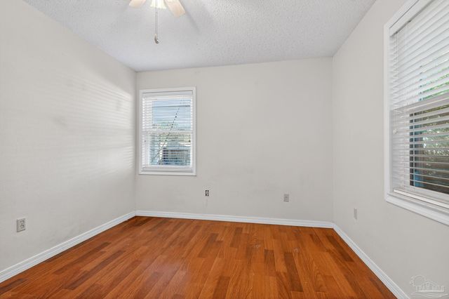 2933 Breckenridge Dr, Pensacola, FL 32526