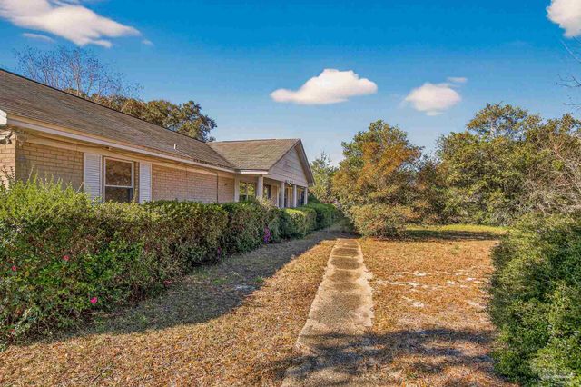 2933 Breckenridge Dr, Pensacola, FL 32526