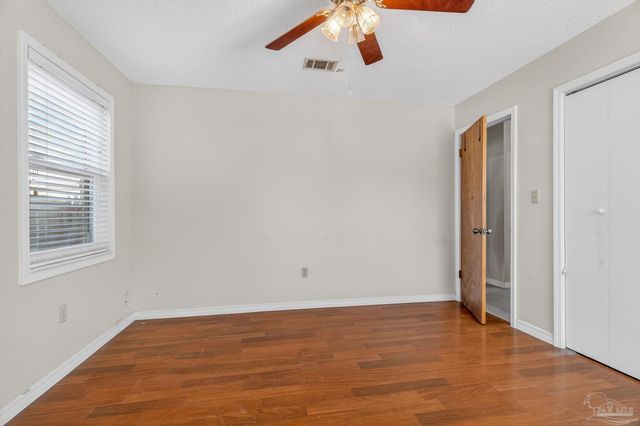 2933 Breckenridge Dr, Pensacola, FL 32526