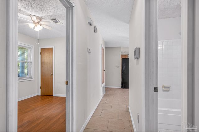 2933 Breckenridge Dr, Pensacola, FL 32526