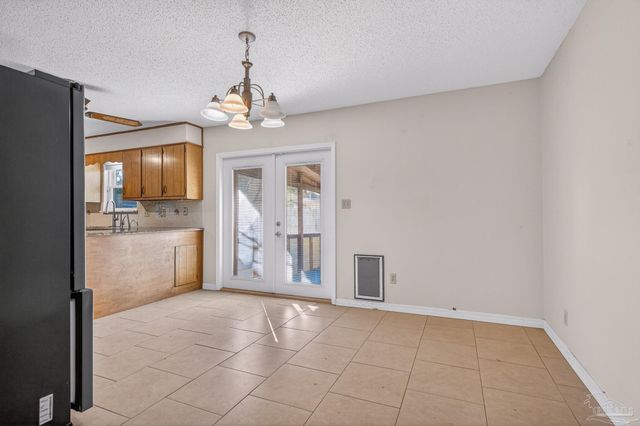 2933 Breckenridge Dr, Pensacola, FL 32526