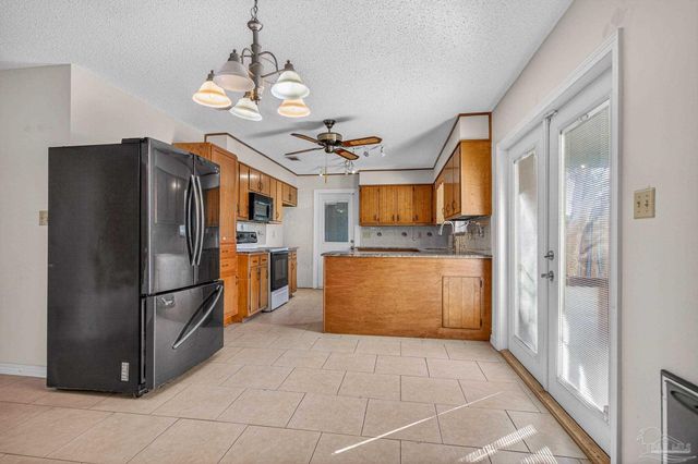 2933 Breckenridge Dr, Pensacola, FL 32526