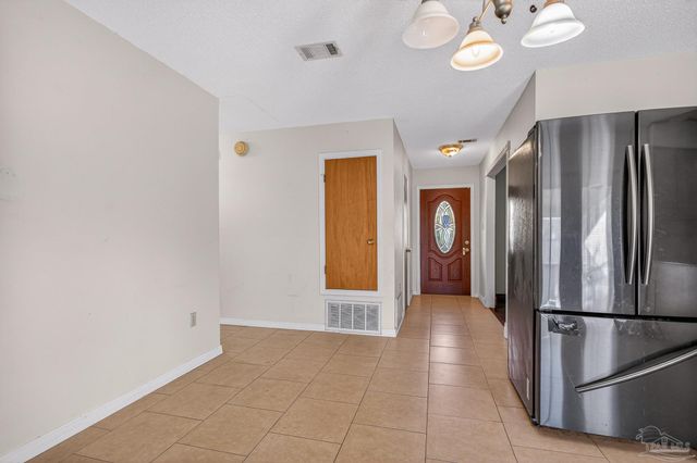 2933 Breckenridge Dr, Pensacola, FL 32526