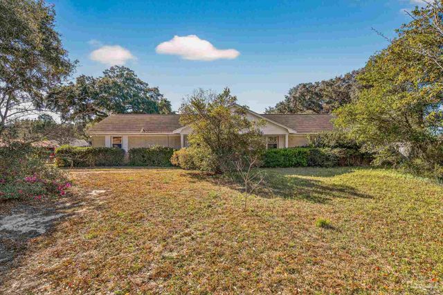 2933 Breckenridge Dr, Pensacola, FL 32526
